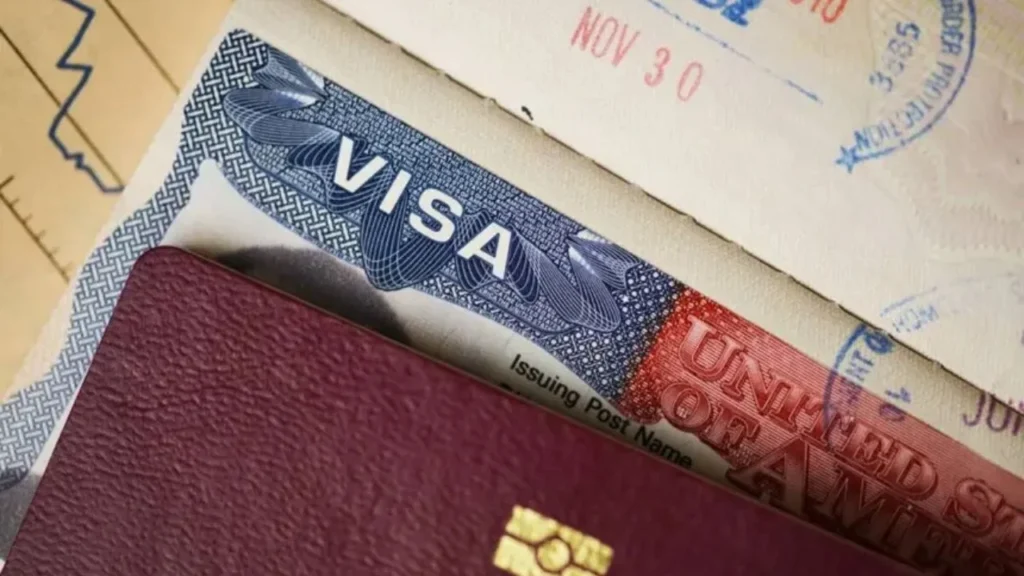 El Departamento de Estado congeló el procesamiento para obtener la visa americana para las y los habitantes de al menos 75 países.