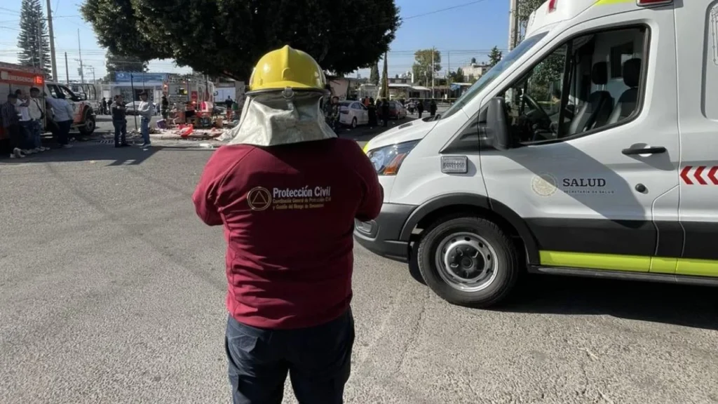 Un tanque de gas LP causó una explosión por fuga y salió disparado dejando al menos 17 lesionados, entre ellos al parecer dos menores de edad.