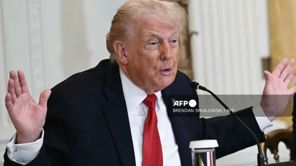Trump amenaza con realizar acciones militares terrestres contra cárteles mexicanos.