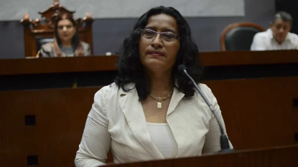 La presidenta municipal de Acapulco es investigada por un collar valuado en 227 mil pesos.