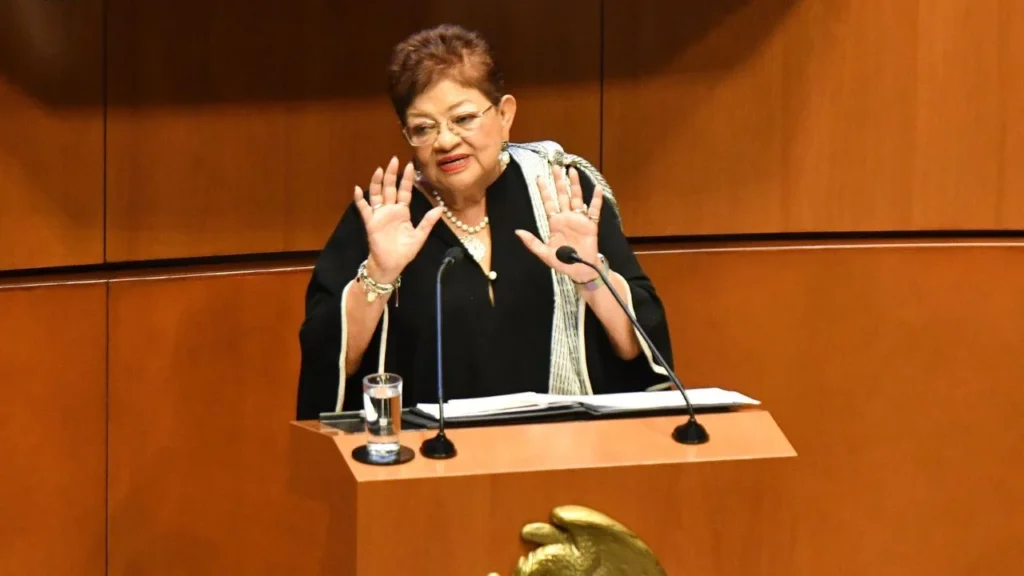 Ernestina Godoy alista cambios clave en la FGR