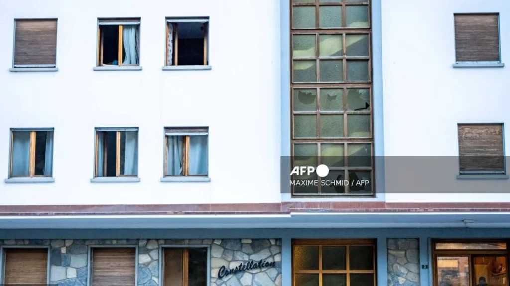 El presidente Guy Parmelin calificó el incendio en el bar como 'una de las peores tragedias' ocurridas en la historia de Suiza.
