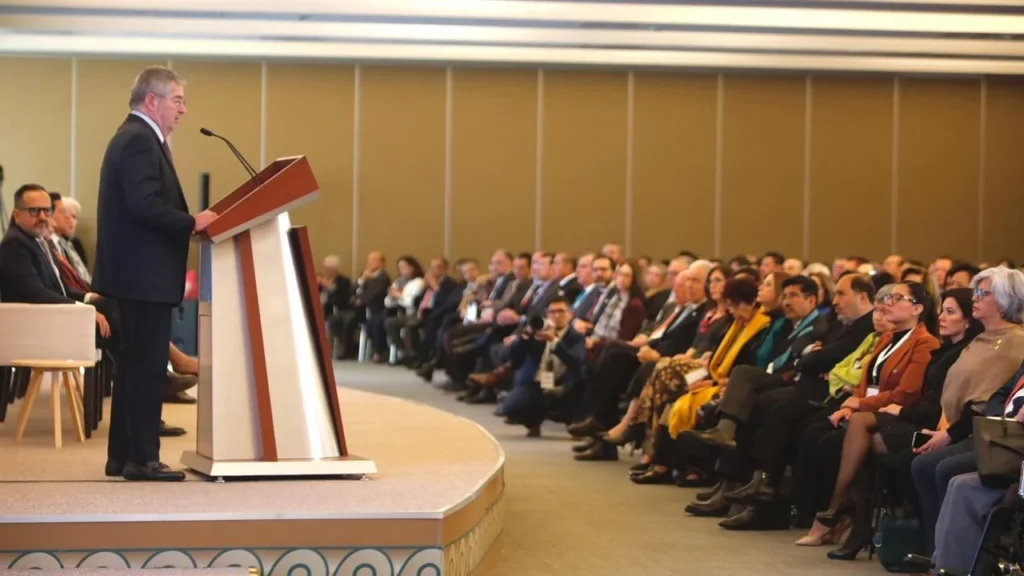 El canciller Juan Ramón De la Fuente reapareció durante una reunión con embajadores y fijó posición sobre el caso de Venezuela.