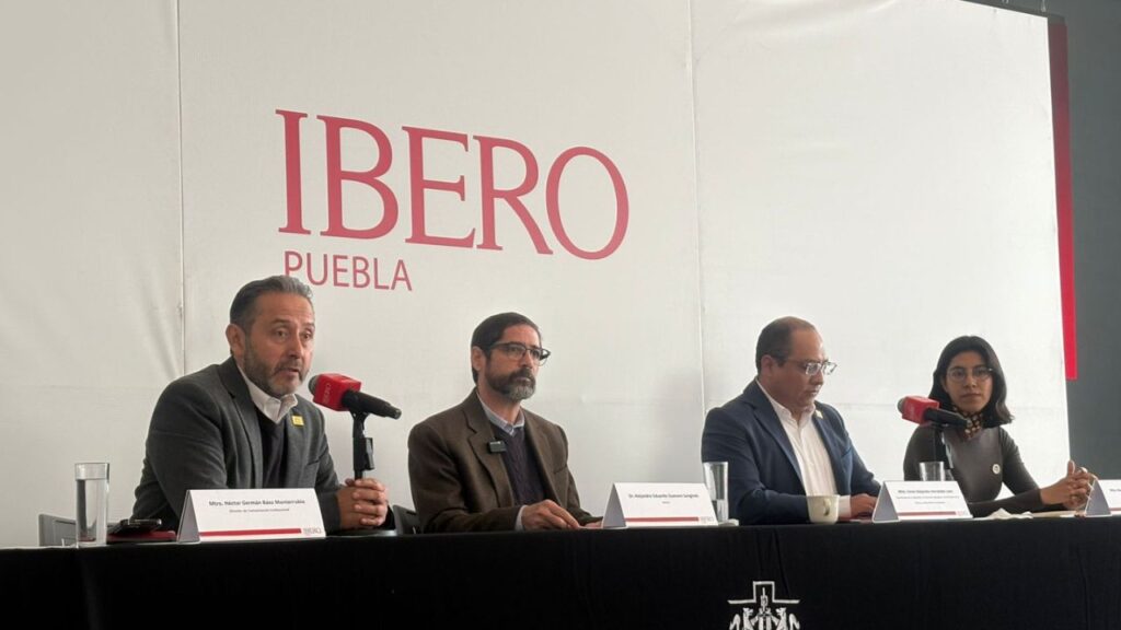 En conferencia de prensa, Leonardo Escobar, profesor de la Ibero Puebla, dio un testimonio sobre su desaparición en Nuevo León.