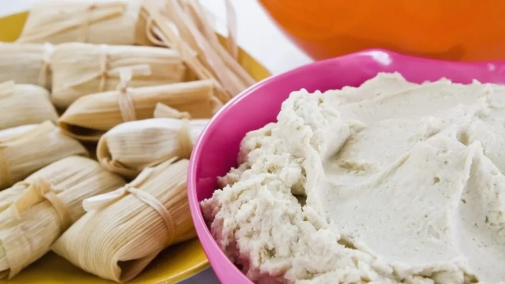 La elección entre masa nixtamalizada o harina de maíz influye en el sabor y la textura de los tamales, protagonistas del Día de la Candelaria cada 2 de febrero.