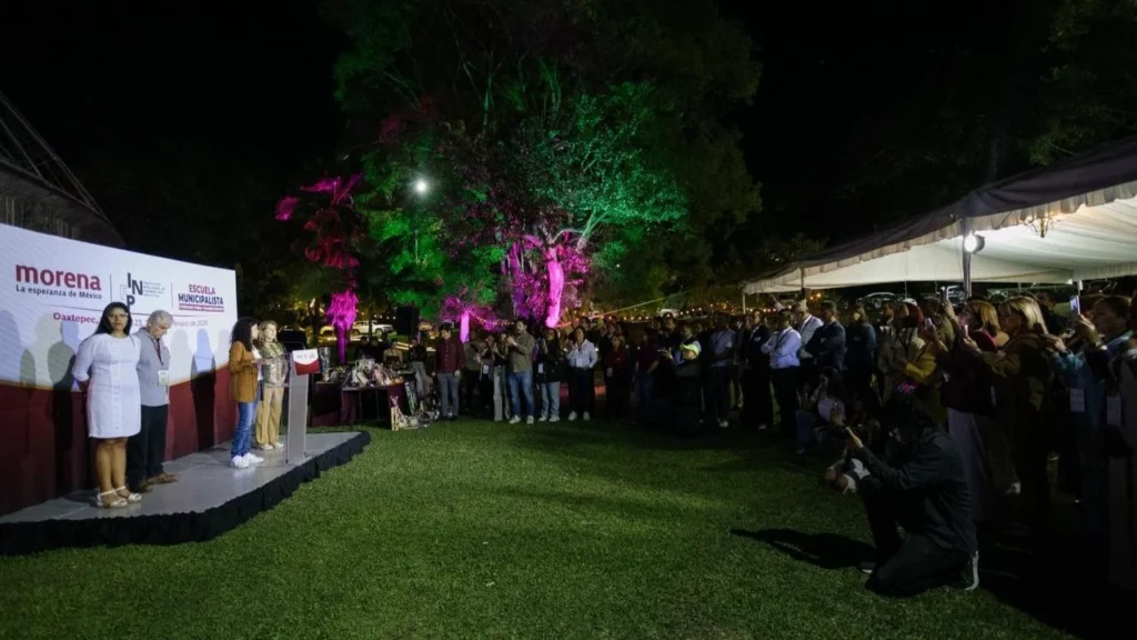 Primera generación de la Escuela Municipalista de Morena