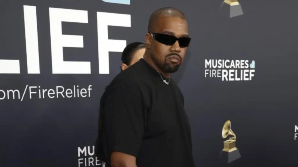 Mediante una carta publicada en el Wall Street Journal, Ye (Kanye West) lamentó los comentarios antisemitas hechos hace meses.