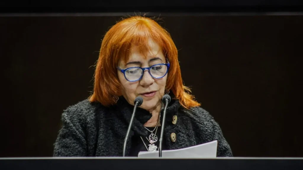 La titular de la CNDH, Rosario Piedra Ibarra, presentó su informe de actividades ante la Permanente, entre acusaciones de la oposición.