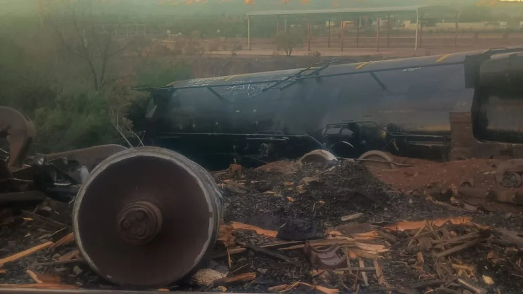 De nueva cuenta, en la ciudad de Nogales se vivió el descarrilamiento de varios vagones de un tren de carga con jarabe.