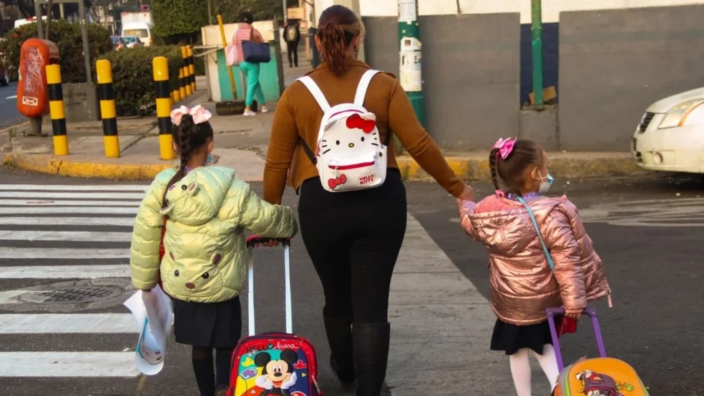 Madres, padres o tutores deberán realizar el trámite de preinscripción escolar para asegurar un lugar a sus hijas e hijos en educación básica.