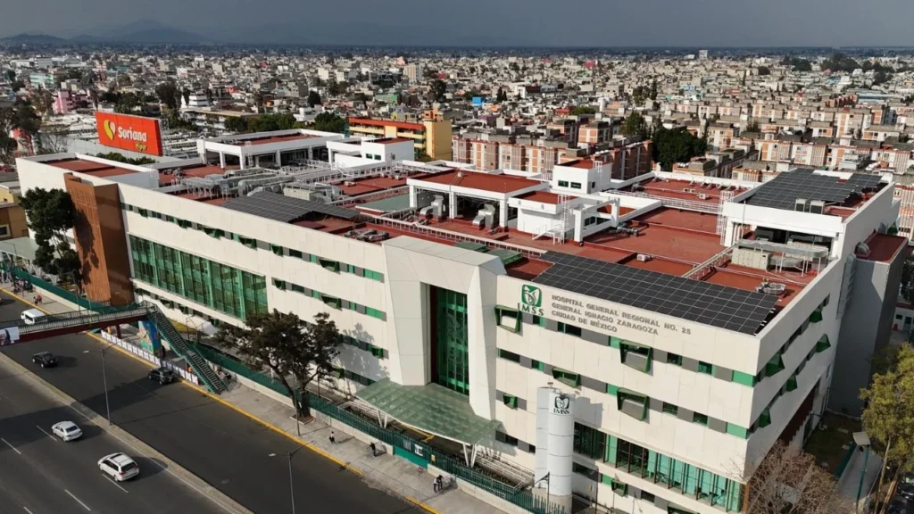 El nuevo hospital en Iztapalapa tuvo una inversión de 2 mil 435 millones de pesos (mdp) y beneficiará a medio millón de derechohabientes.