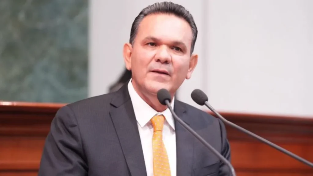 Trasladan a otro hospital a Sergio Torres, diputado baleado la tarde del miércoles en Culiacán