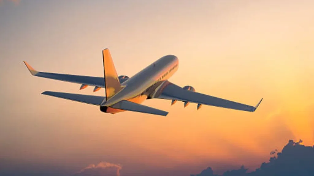 El aumento en la TUA impactará el costo final de los boletos para quienes viajen desde el AICM a partir de 2026.