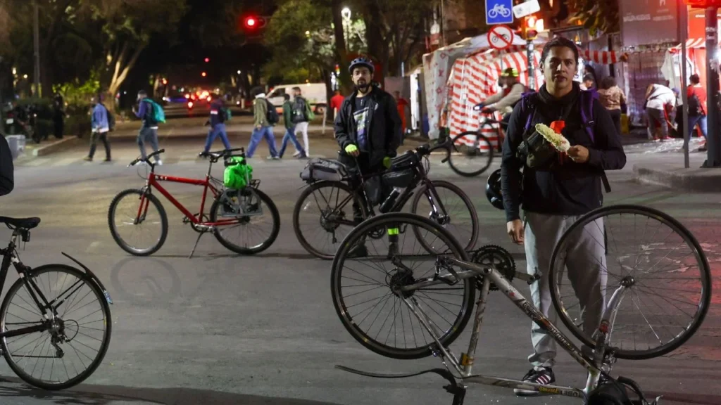 Diversos colectivos sociales y grupos ciclistas realizarán concentraciones y rodadas en distintas alcaldías de la Ciudad de México.