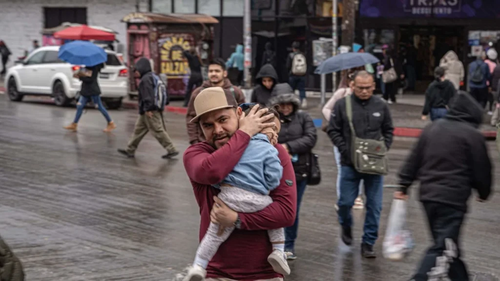 El clima hoy prevé lluvias y chubascos, mientras persiste la onda de calor en varias regiones de México.