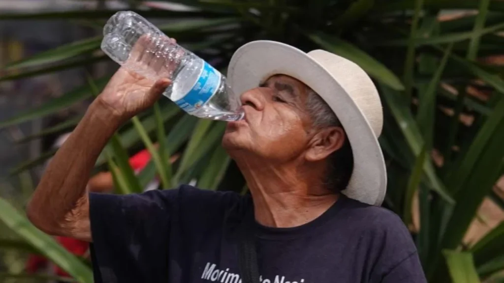 La onda de calor mantendrá temperaturas elevadas y ambiente seco en estados del centro y occidente del país.