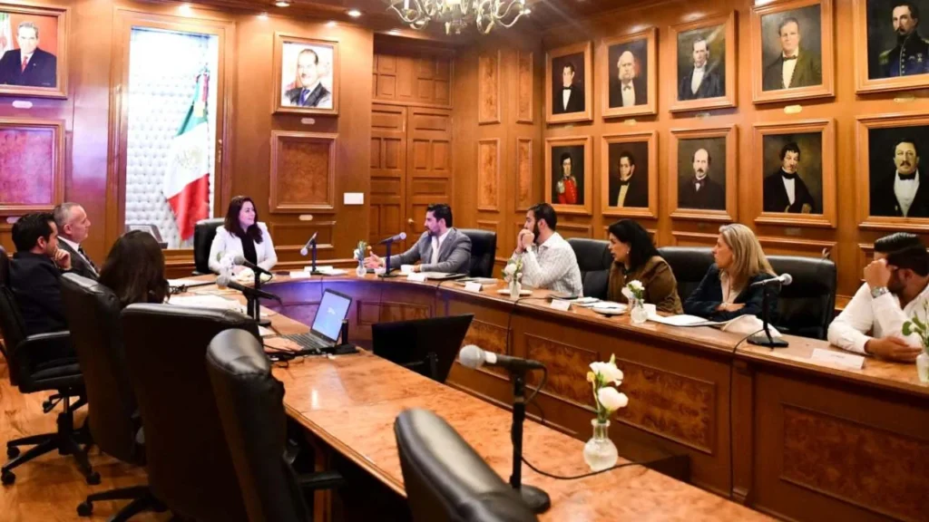 Directivos de los grupos inmobiliarios Plusvalterra y Pabeluma anunciaron una inversión de más de 3 mil 100 millones de pesos.