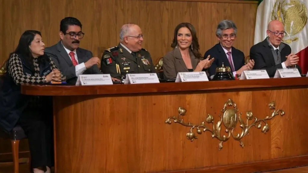 En el marco del Sorteo Mayor No. 4003, la Lotería Nacional y la Secretaría de la Defensa Nacional rindieron homenaje a la Bandera Nacional.
