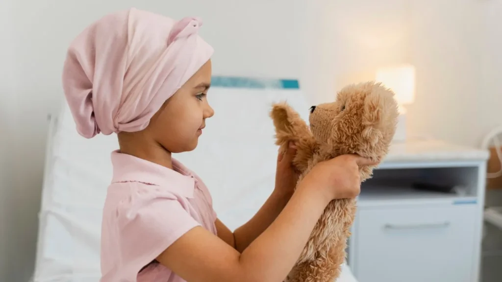 A diferencia de los adultos, hay algunos tipos de cáncer que se presentan con mayor frecuencia en la población infantil, te decimos cuáles.
