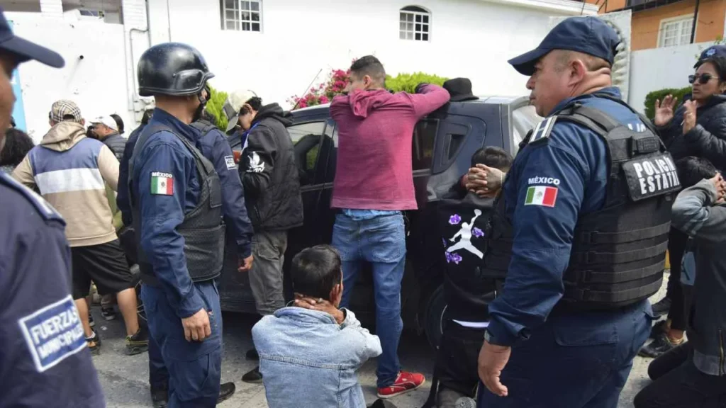 Hay detenidos tras la recuperación de la planta de Tula de la Cooperativa Cruz Azul.