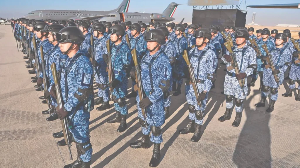Honran 111 aniversario de la Fuerza Aérea Mexicana