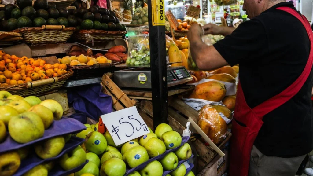 Inflación sufre ligero repunte en enero para ubicarse en 3.79%
