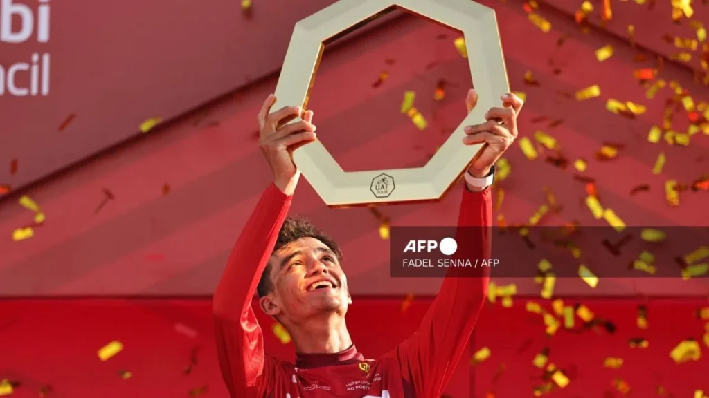 Isaac del Toro se corona campeón en el UAE Tour 2026