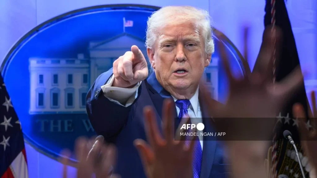 Donald Trump anunció un nuevo arancel general del 10%.