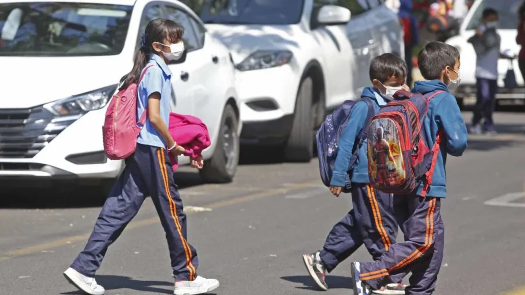 Las escuelas son las más afectadas por los contagios, pues hay 56 planteles con casos.