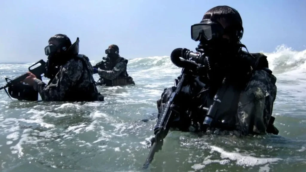 El ingreso de 19 elementos de los Navy SEAL's de la Marina de Estados Unidos es para participar en 'evento emergente' durante un mes.