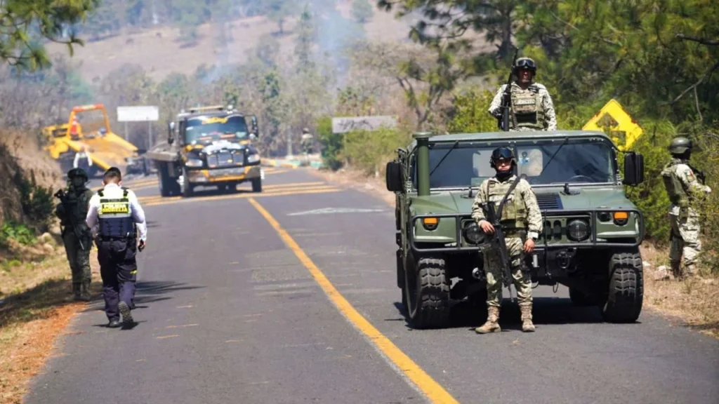 El PRI reconoce al Ejército y cooperación de EU para enfrentar 'desafíos' de seguridad, expresa preocupación por 'narco terrorismo'.