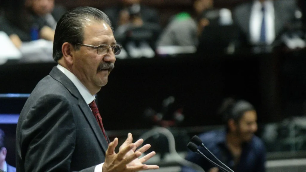 Reginaldo Sandoval (PT) señaló que el número de legisladores plurinominales se mantendrá en el Congreso, mientras siguen las negociaciones entre partidos.