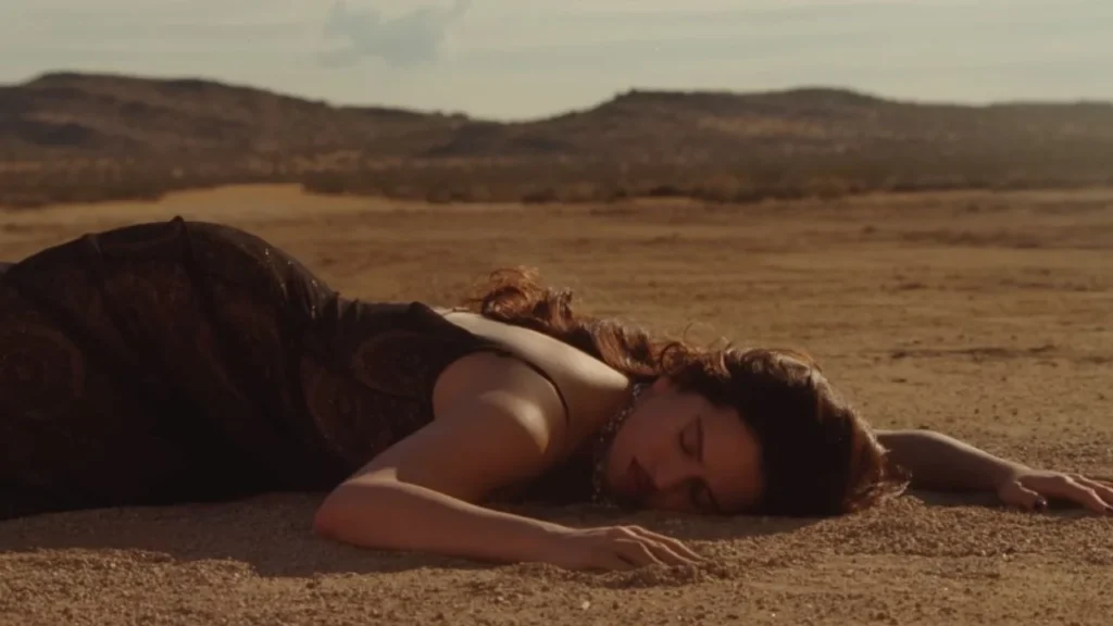 Rosalía lanzó el videoclip de Sauvignon Blanc, como parte de su álbum LUX.