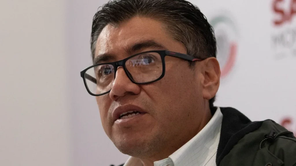 Saúl Monreal confirmó que buscará la candidatura al gobierno de Zacatecas en 2027, pese a los candados internos que Morena analiza para frenar el nepotismo.