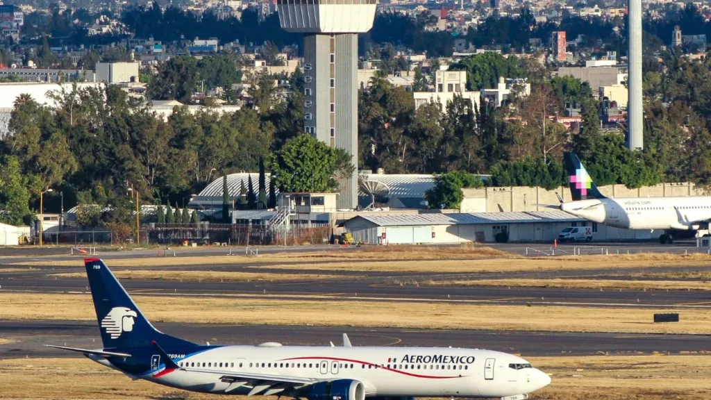 Aeroméxico recibió el premio como la Mejor Aerolínea Global de Norteamérica 2026, otorgado por la Airline Passenger Experience Association