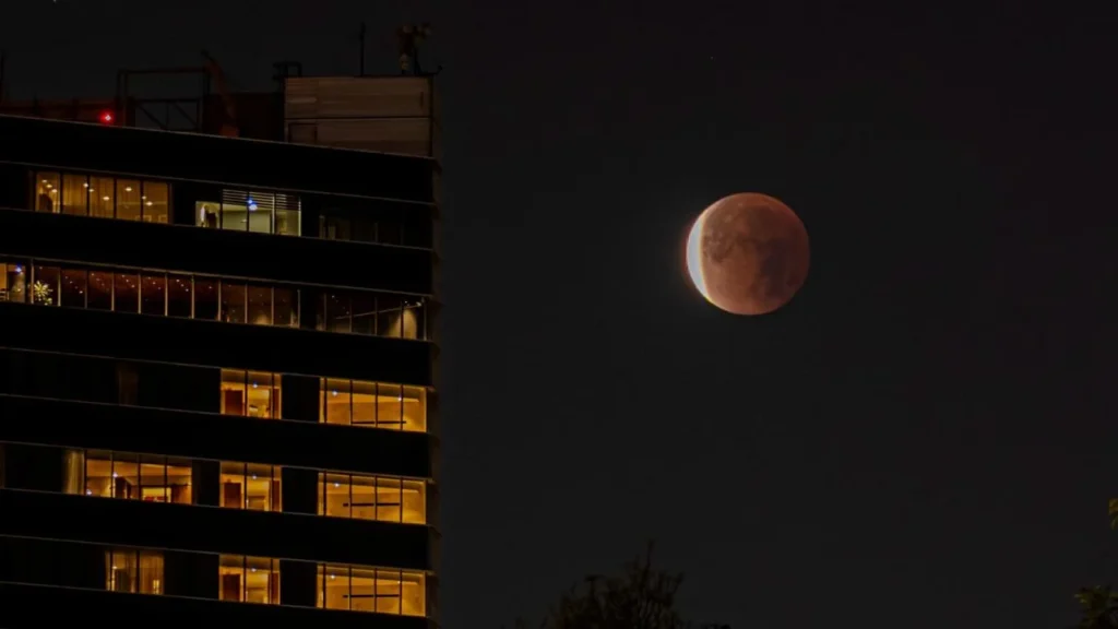 Así se vivió el Eclipse Lunar en México, el cielo se volvió rojo