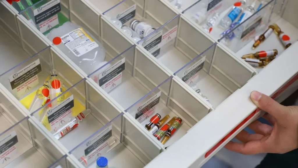 COFEPRIS alerta por el robo de 15 medicamentos y la comercialización ilegal de Aclasta