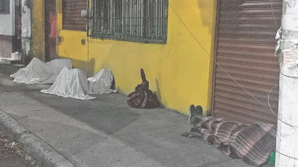 Personas en la Viaducto exigen atender a personas en situación de calle