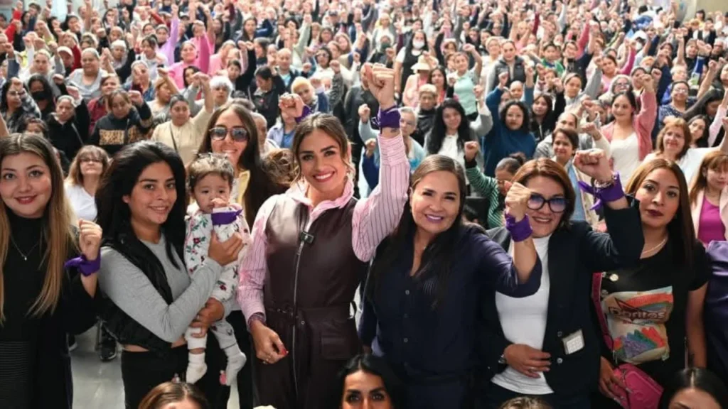 La Tarjeta Violeta otorgará hasta 15 mil pesos anuales a mil mujeres en la Alcaldía Cuauhtémoc, informó Alessandra Rojo de la Vega.