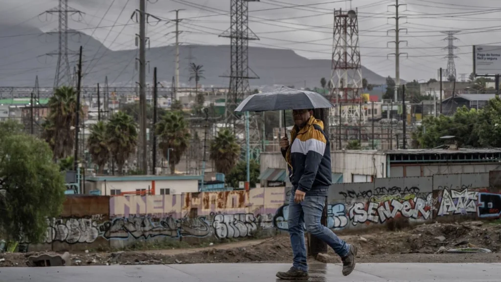 Clima hoy en México: lluvias fuertes en el noroeste, occidente, sur y sureste; Chihuahua y Durango registrarán precipitaciones muy intensas, con viento y posible granizo.