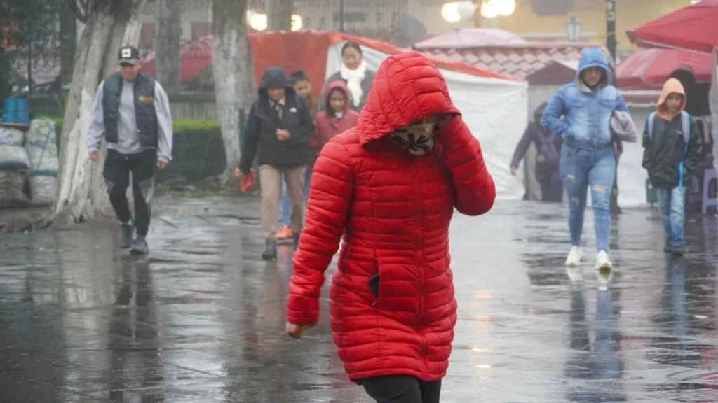 luvias fuertes afectarán este día a Chiapas, Campeche y Quintana Roo, mientras el frente frío 39 provoca vientos intensos y descenso de temperatura en el norte del país.