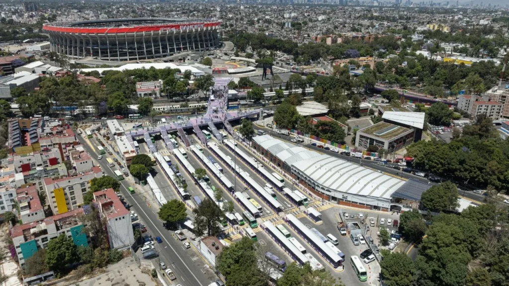 La alcaldía Coyoacán implementará controles de acceso para residentes en colonias cercanas al Estadio Azteca durante el partido inaugural.