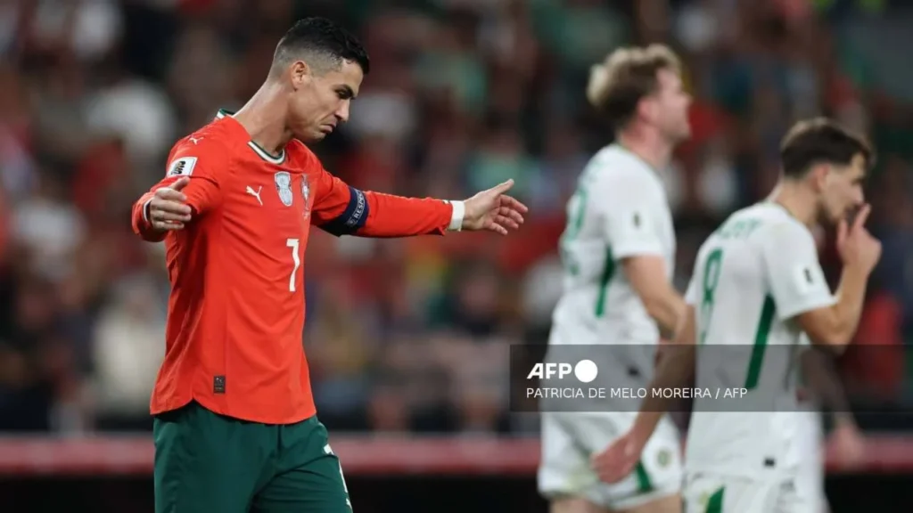 Cristiano Ronaldo cuenta con una lesión en el tendón que lo dejará sin actividad en por lo menos dos semanas y aún se desconoce cuánto tiempo de recuperación tendrá.