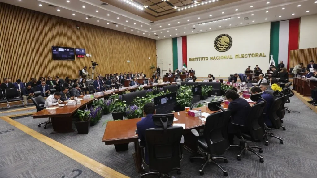 Diputados avalan convocatoria para elegir a los consejeros del INE