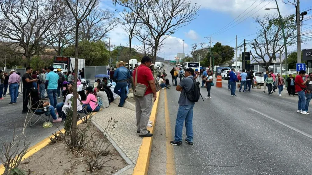 Los bloqueos se concentraron en cuatro puntos estratégicos de entrada y salida de la ciudad.