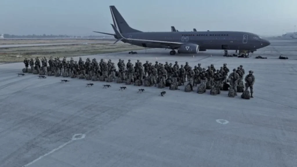 La Secretaría de la Defensa Nacional informó que desplegaron mil 170 militares para reforzar la seguridad de Tijuana, Ciudad Juárez y León.