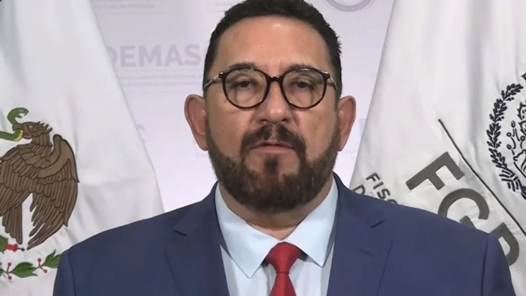Ulises Lara López, informó la detención de cinco presuntos integrantes de una organización dedicada al tráfico de migrantes que operaba en Ciudad Juárez