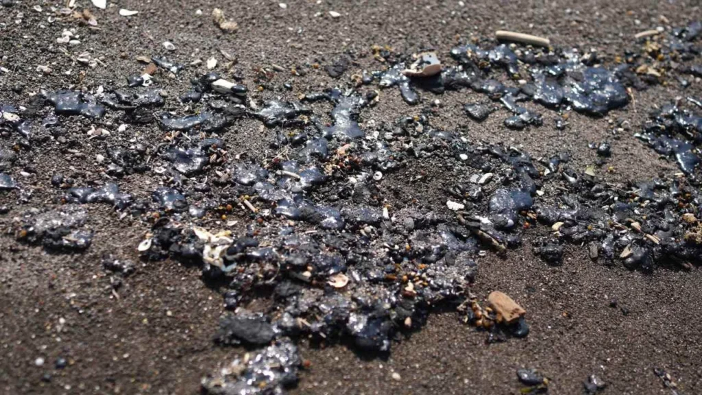 El derrame de hidrocarburo en el Golfo de México afecta a varias playas de Veracruz.