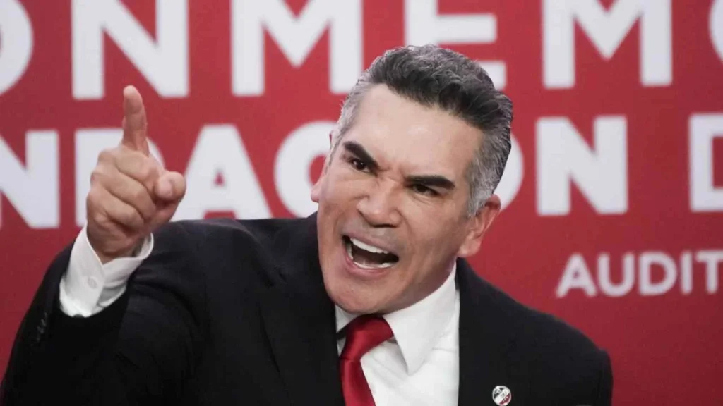 Alejandro Moreno denunció que los legisladores han recibido presiones externas para que Morena logre la mayoría de votos a favor del Plan B.