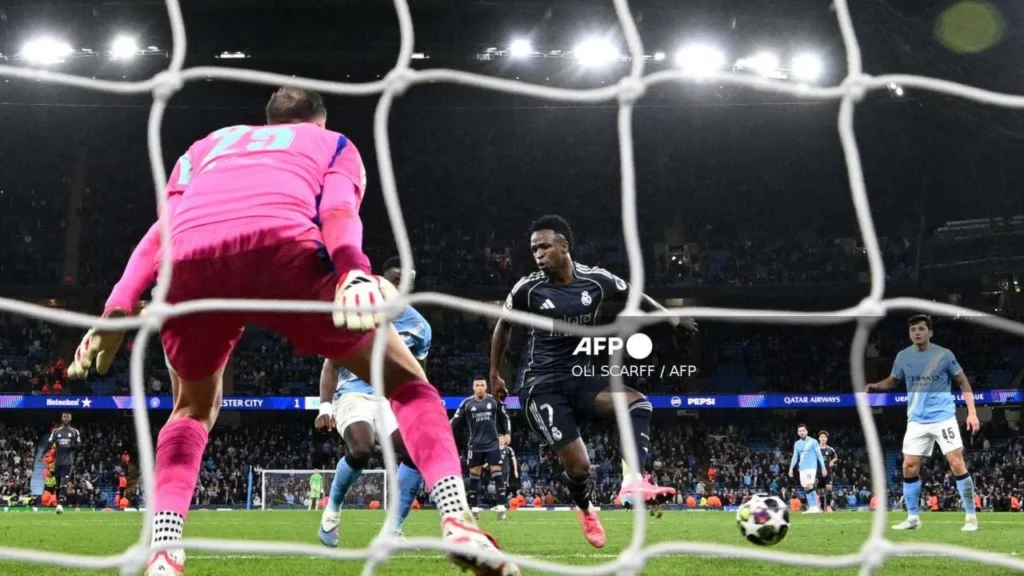 Vinicius Jr. anotó un doblete, este martes, para la victoria del Madrid ante el Manchester City.